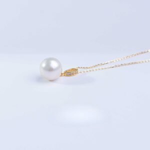 pearl pendant